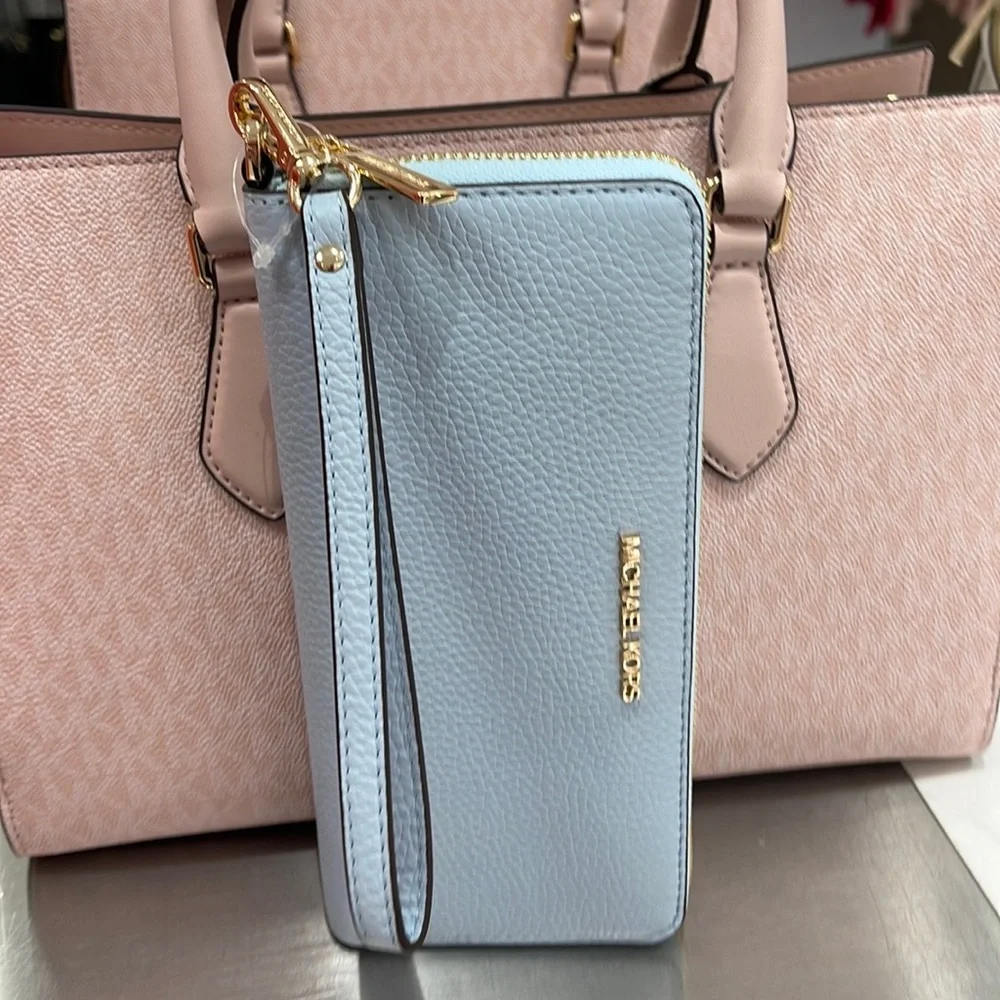 MICHAEL KORS LARGE TRAVEL CONTINENTAL WRISTLET WALLET PHONEHOLDER Vista Blue